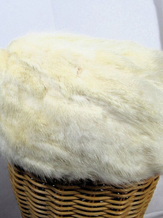 FRANKLIN SIMON  WHITE MINK LADIES HAT, MID CENTURY, EXCELLENT CONDITION main image 6